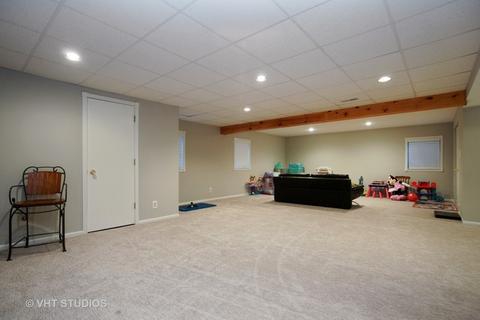 1072 Clover Hill Ln, Elgin, IL 60120 photo 13