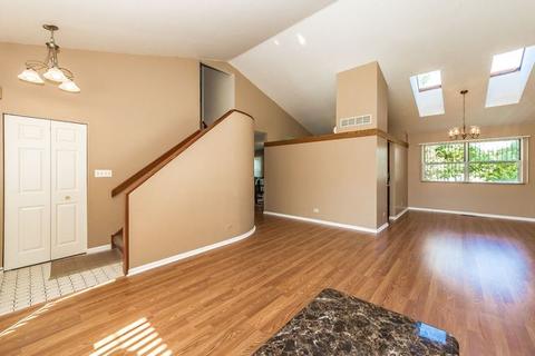 796 Thoreau Dr, Elgin, IL 60120 photo 7