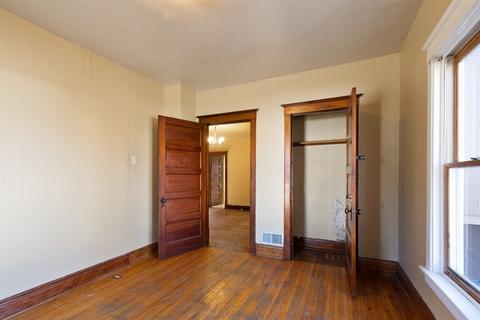 1027 State St, Dekalb, IL 60115 photo 5