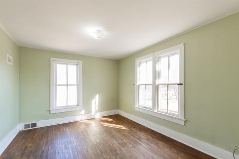 1027 State St, Dekalb, IL 60115 photo 17