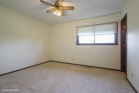 1200 8th St, Harvard, IL 60033 photo 7
