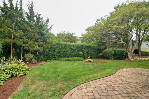 938 Suffield Ter, Northbrook, IL 60062 photo 25
