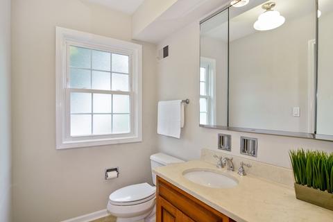 938 Suffield Ter, Northbrook, IL 60062 photo 21