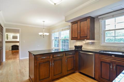 938 Suffield Ter, Northbrook, IL 60062 photo 7