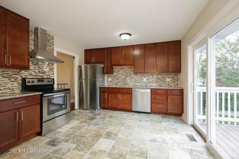 1490 Cooper Rd, Hoffman Estates, IL 60169 photo 4