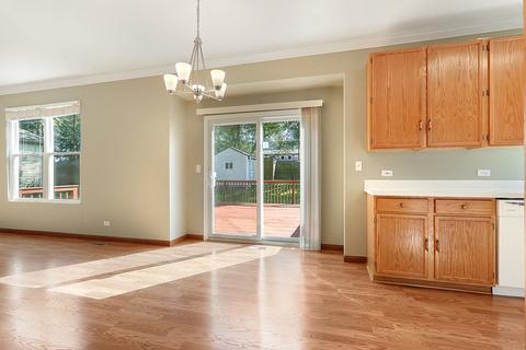 855 Columbine Dr, Elgin, IL 60124 photo 7