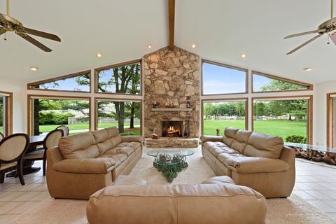 9606 Captains Dr, Algonquin, IL 60102 photo 4