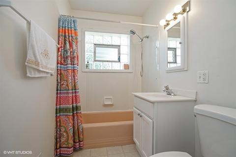 575 Vassar Ln, Des Plaines, IL 60016 photo 8