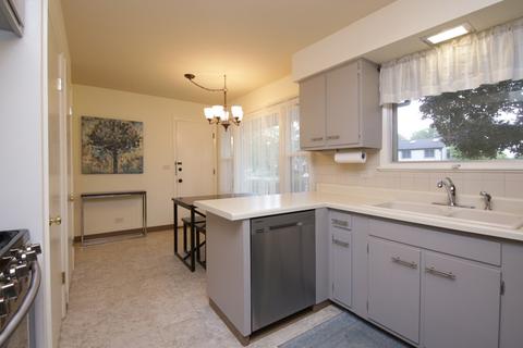 250 Pine St, Deerfield, IL 60015 photo 4