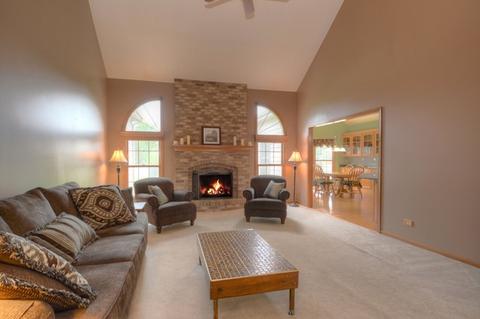 631 Bluestem Ln, Algonquin, IL 60102 photo 4