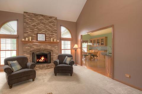 631 Bluestem Ln, Algonquin, IL 60102 photo 3