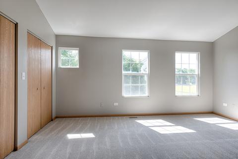 1370 Fox Hound Trl, Beecher, IL 60401 photo 2
