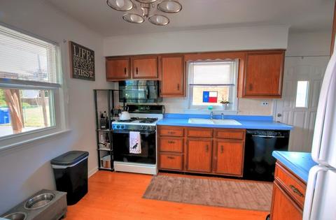 55 S Meyer Ct, Des Plaines, IL 60016 photo 6