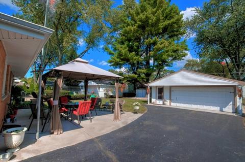 55 S Meyer Ct, Des Plaines, IL 60016 photo 17