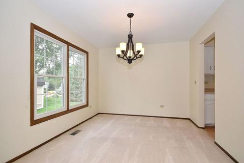 2242 Appleby Dr, Wheaton, IL 60189 photo 11
