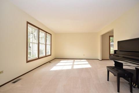 2242 Appleby Dr, Wheaton, IL 60189 photo 9