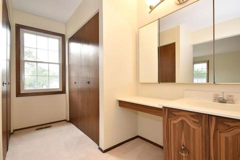 2242 Appleby Dr, Wheaton, IL 60189 photo 23