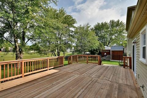 2242 Appleby Dr, Wheaton, IL 60189 photo 3