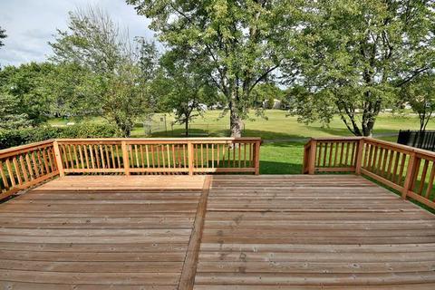 2242 Appleby Dr, Wheaton, IL 60189 photo 4