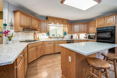 68 Hunter Ln, Bristol, IL 60512 photo 8