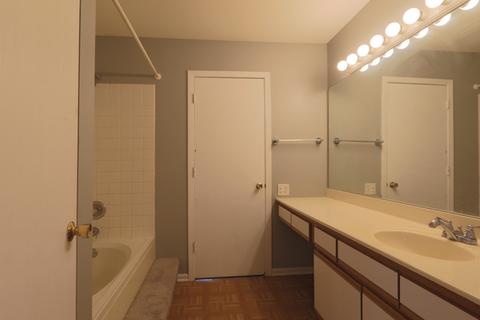 1866 Pebble Beach Cir, Elgin, IL 60123 photo 11