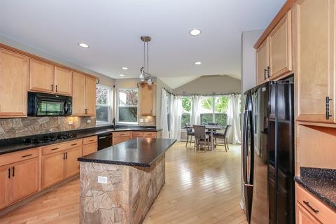188 Primrose Ln, Bartlett, IL 60103 photo 8