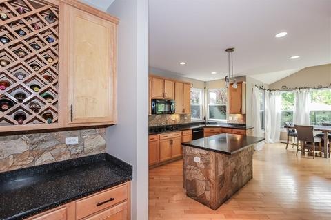 188 Primrose Ln, Bartlett, IL 60103 photo 11