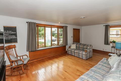 1114 E Grant Dr, Des Plaines, IL 60016 photo 5