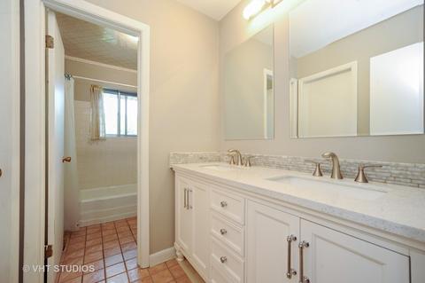1092 Kenilworth Dr, Wheeling, IL 60090 photo 7