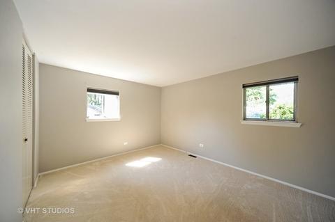 1092 Kenilworth Dr, Wheeling, IL 60090 photo 6