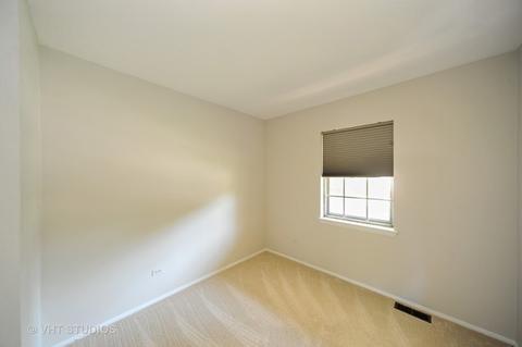 1092 Kenilworth Dr, Wheeling, IL 60090 photo 9