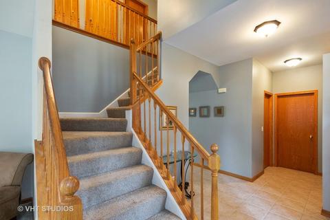 11709 S Derby Ln, Plainfield, IL 60585 photo 2