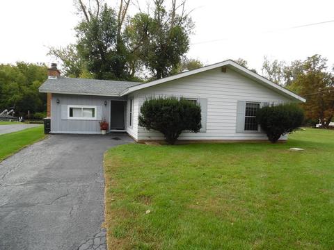 105 Nippersink Dr, Mchenry, IL 60050 photo 1