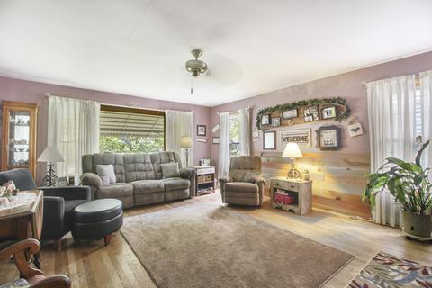 566 S Alma Ave, Kankakee, IL 60901 photo 2