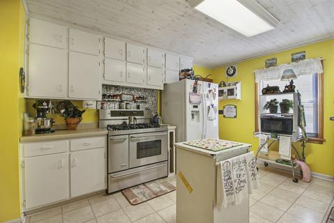 566 S Alma Ave, Kankakee, IL 60901 photo 3