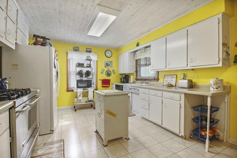 566 S Alma Ave, Kankakee, IL 60901 photo 4