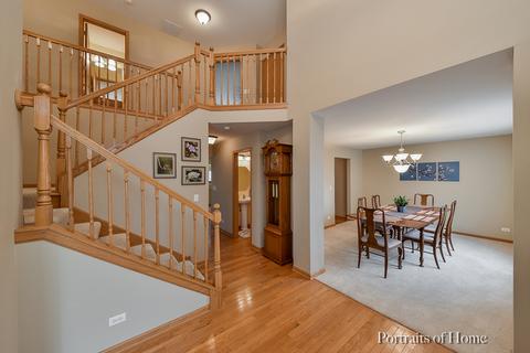425 Haystack Ct, Dekalb, IL 60115 photo 2