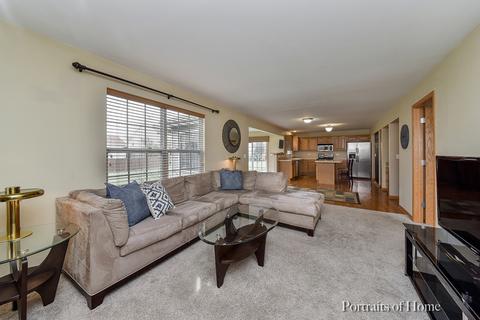 425 Haystack Ct, Dekalb, IL 60115 photo 4