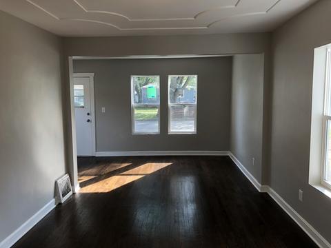 18 Crescent St, Elgin, IL 60123 photo 2