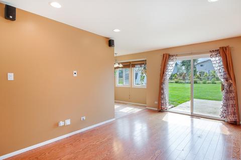 755 Evergreen Ln, Hoffman Estates, IL 60169 photo 5