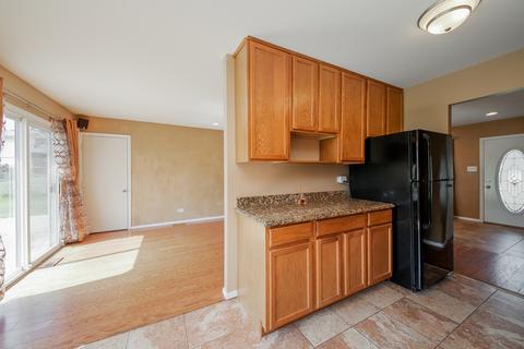755 Evergreen Ln, Hoffman Estates, IL 60169 photo 7