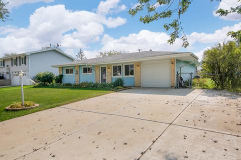 755 Evergreen Ln, Hoffman Estates, IL 60169 photo 2