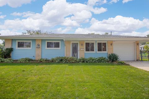 755 Evergreen Ln, Hoffman Estates, IL 60169 photo 1