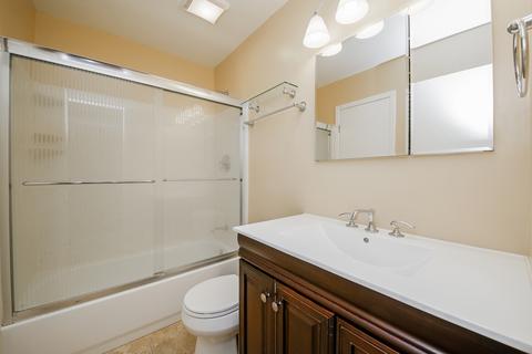 755 Evergreen Ln, Hoffman Estates, IL 60169 photo 10