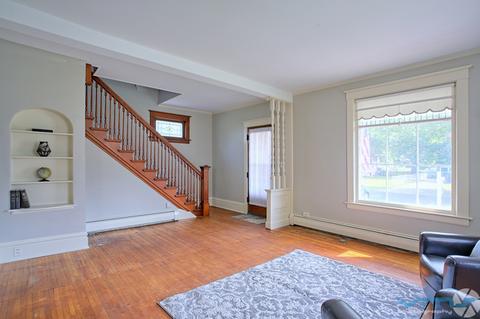 808 Saint John St, Elgin, IL 60120 photo 5