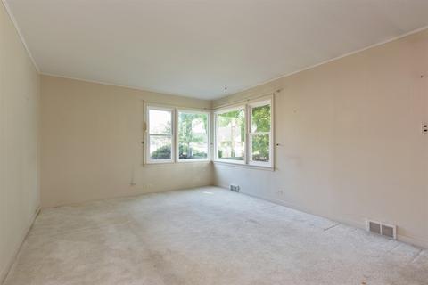 20 N 7th Ave, Des Plaines, IL 60016 photo 4