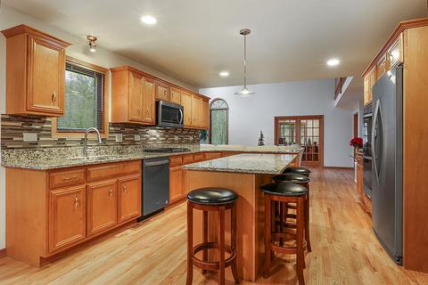 310 Royal Oak Dr, Steger, IL 60475 photo 3