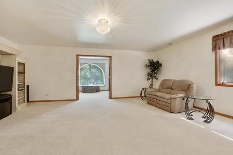 310 Royal Oak Dr, Steger, IL 60475 photo 15