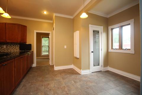 625 N Spring St, Elgin, IL 60120 photo 12