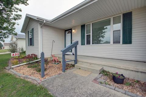 439 E Meuser Dr, Paxton, IL 60957 photo 4